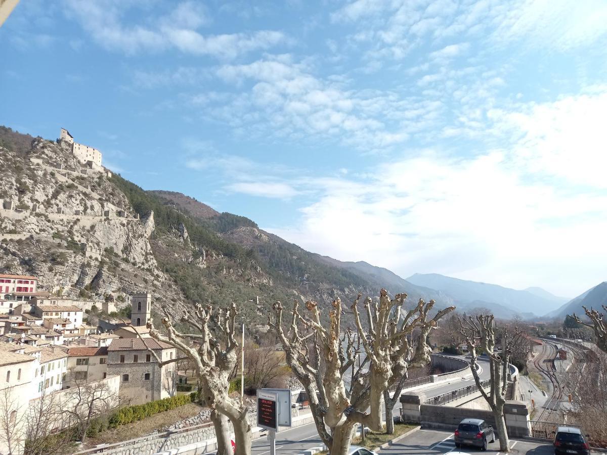 Hotel Le Vauban Entrevaux Eksteriør billede